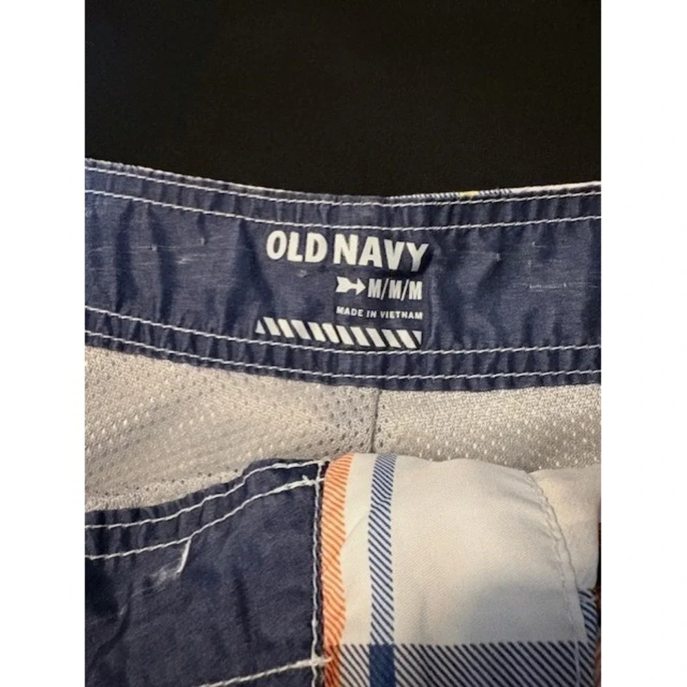 Old Navy Mens plaid board shorts size medium